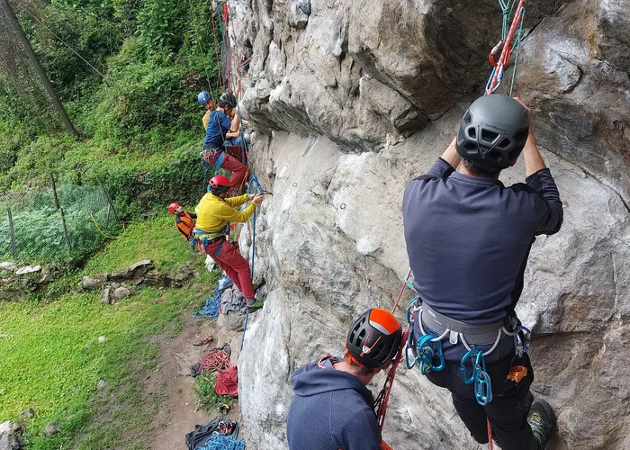 Corso di  autosoccorso su roccia