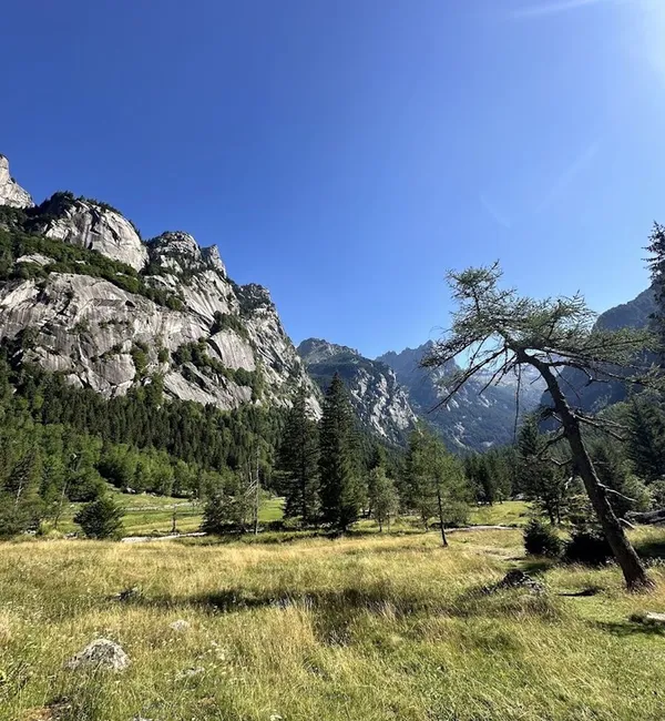 Trekking nella Riserva Naturale della Val di Mello