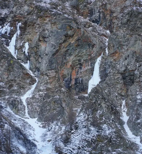 Cascate di ghiaccio in Valfontana