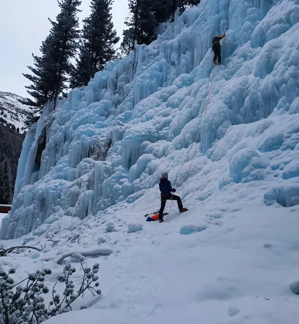 Corso Base di Arrampicata su Ghiaccio